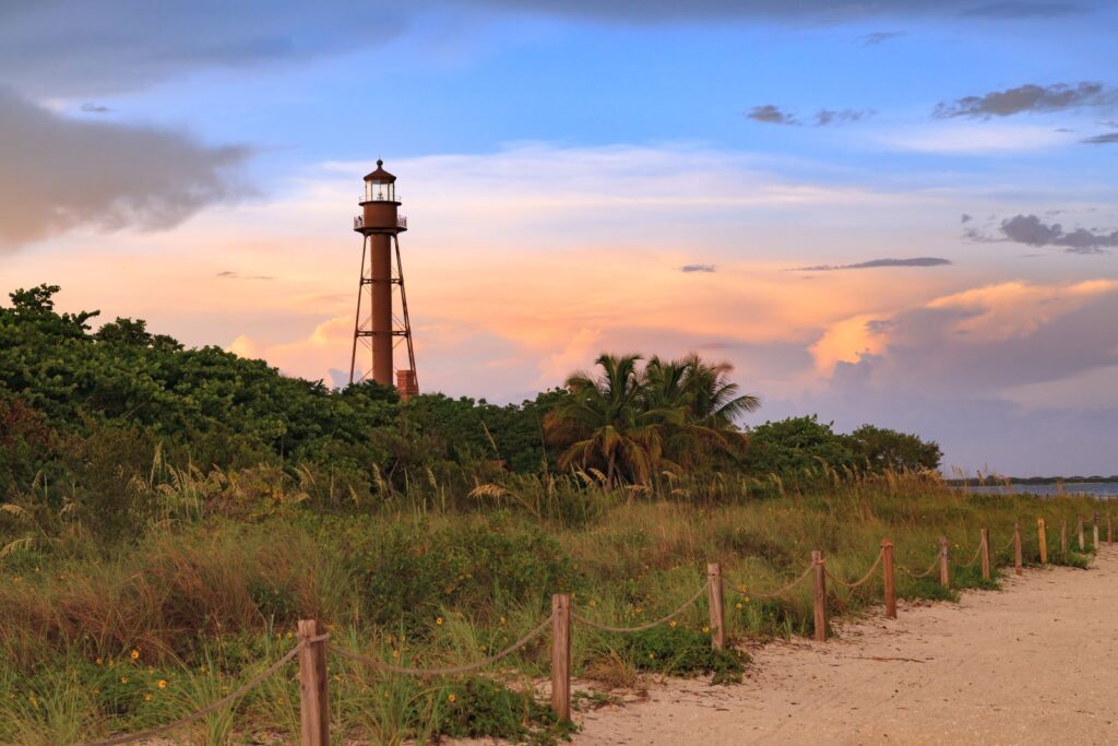 Sanibel island lighthouse path